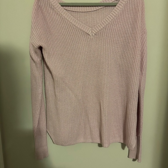 Garage light purple color knit sweater v neck size medium like new condition - Picture 1 of 3